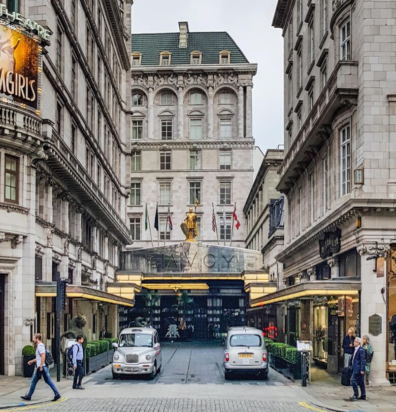 Легендарные отели мира: истории успеха, которые вдохновляют