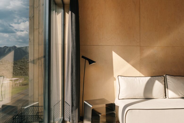 Как построить отель мечты без опыта и инфраструктуры: история алтайского проекта YÜTA